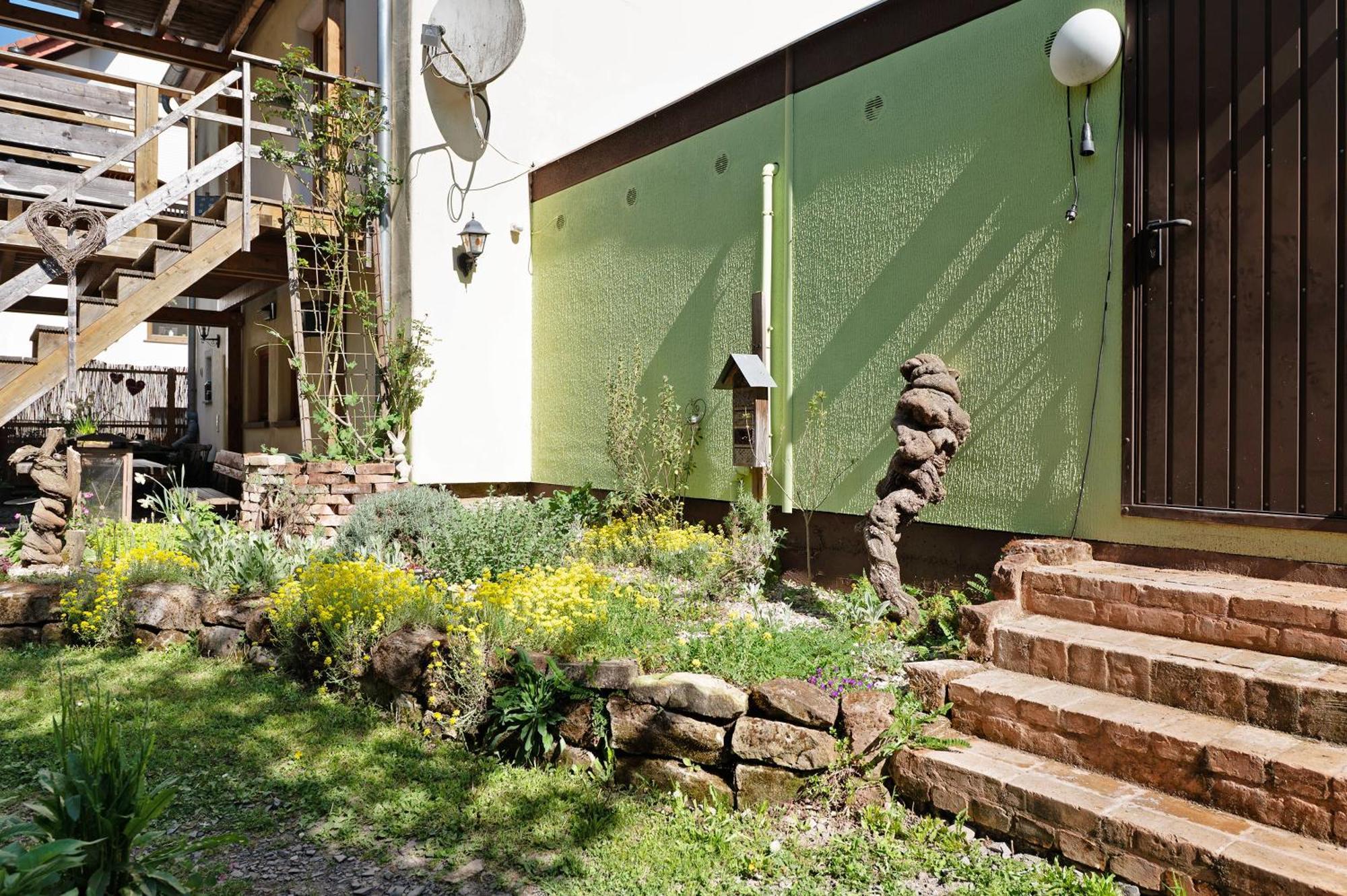 Ferienwohnung Im VitalArt Naturgarten Zweibrücken Exterior foto